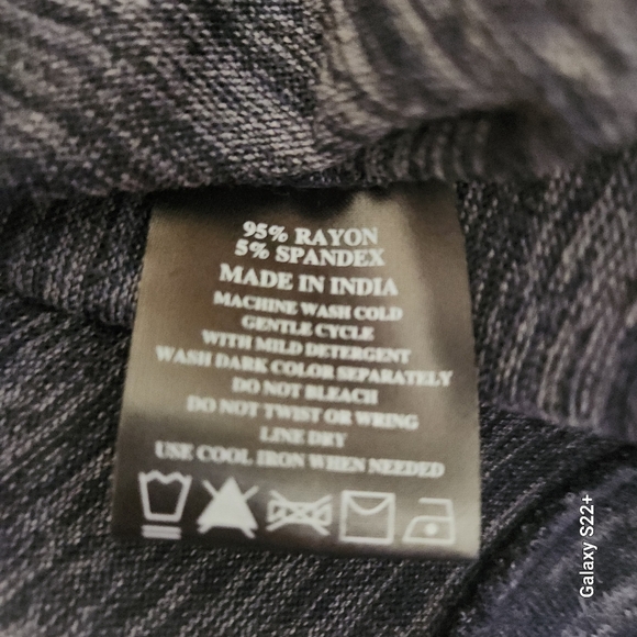 T81 August Silk stylish Heather Blue knit top with ruffly long sleeves Size L - Picture 11 of 11